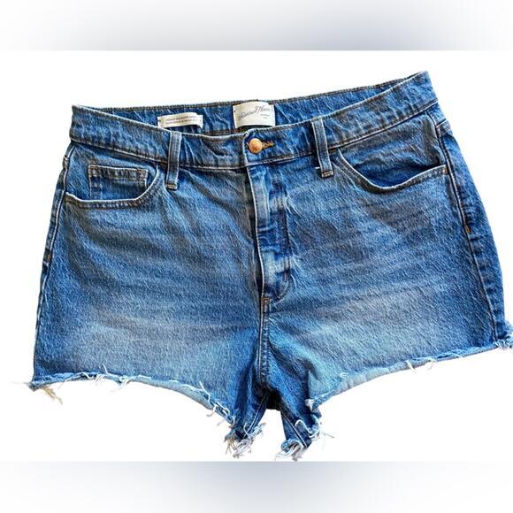 Universal Thread Pants - DENIM High Rise Cut Off Jean Shorts Women's Size 12 Distressed Denim Medium Wash